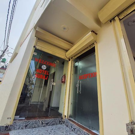 Hotel Suraj Risikés Kültér fotó